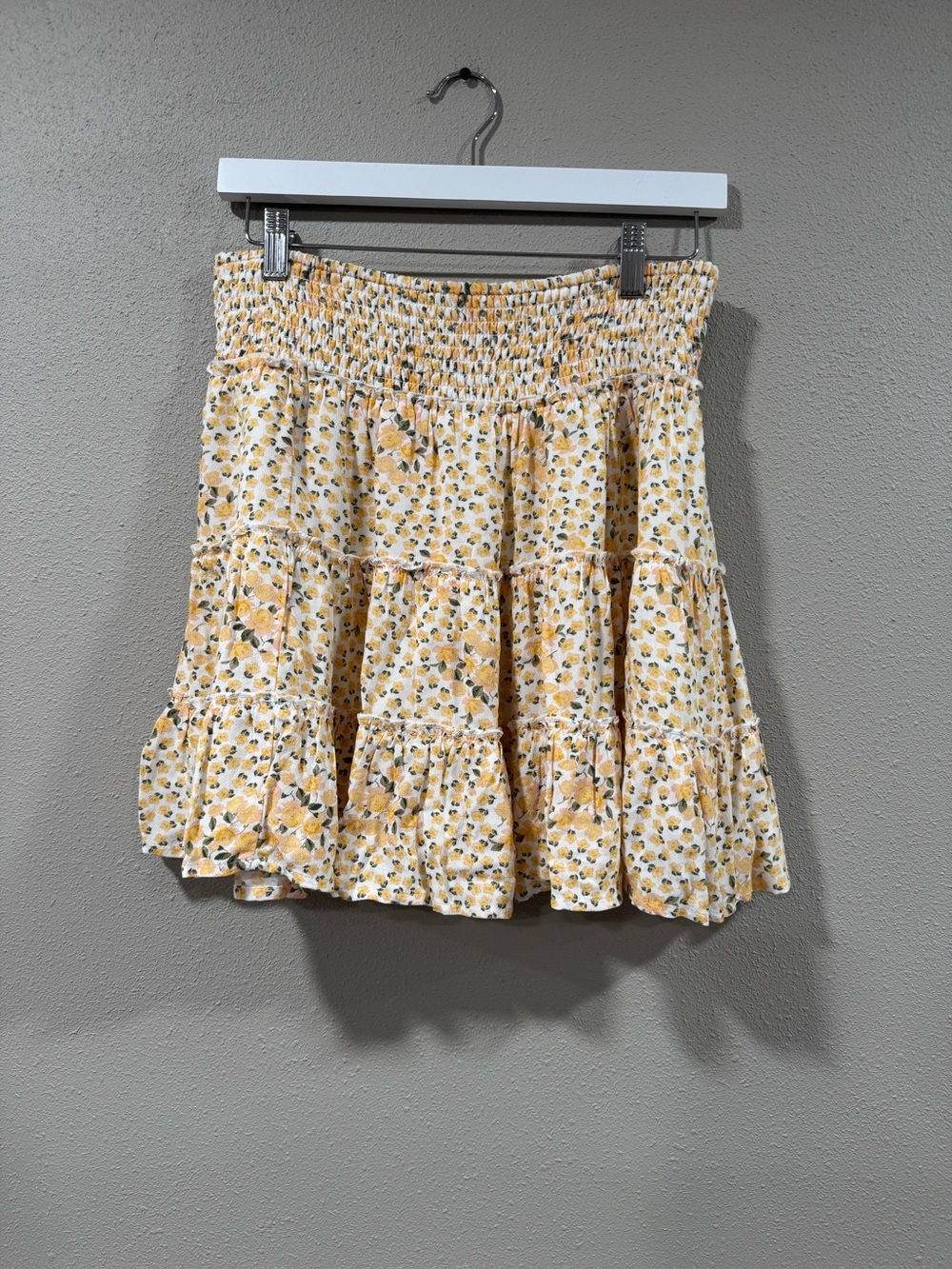 NWT AE Floral Smocked Tiered Mini Skirt - Picture 4 of 8